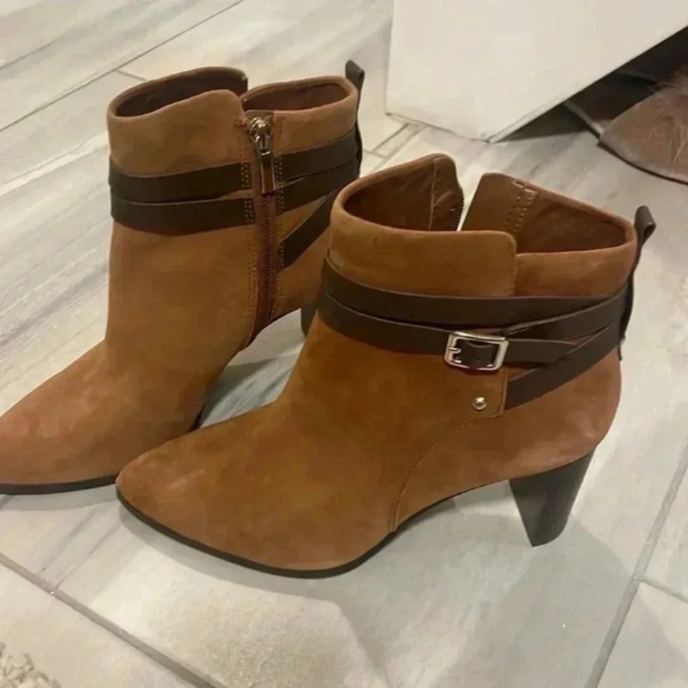 New brown ankle boots
